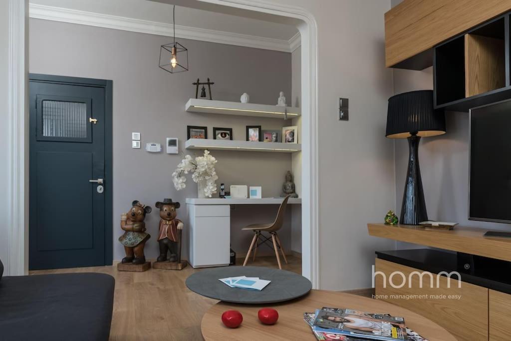 Renovated Homm Apartment In Lycabettus, Pitanis Str アテネ エクステリア 写真